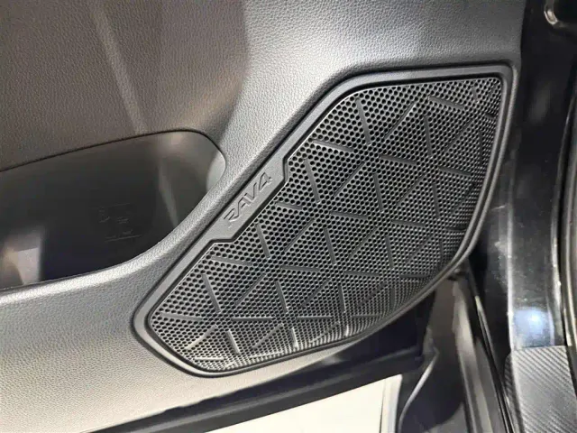 Toyota RAV4 — Фото автомобиля 17