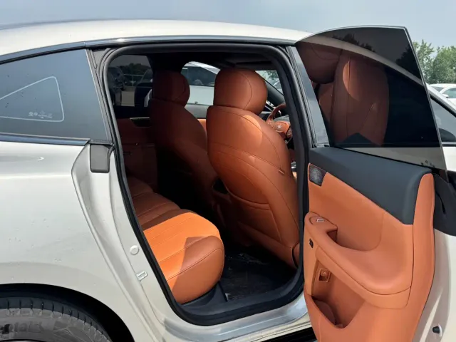 Dongfeng eπ 007 — Фото автомобиля 12