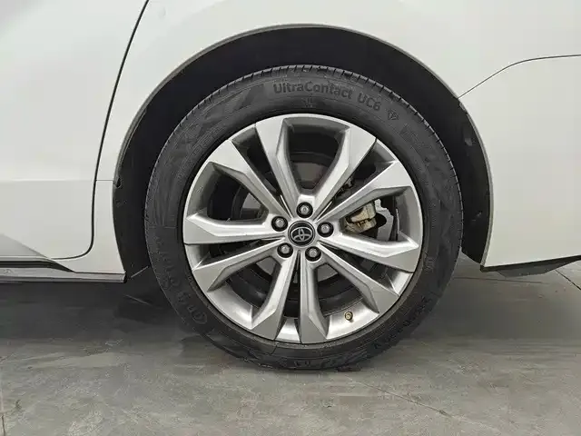 Toyota Sienna — Фото автомобиля 11