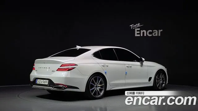 Genesis G70 New — Фото автомобиля 2