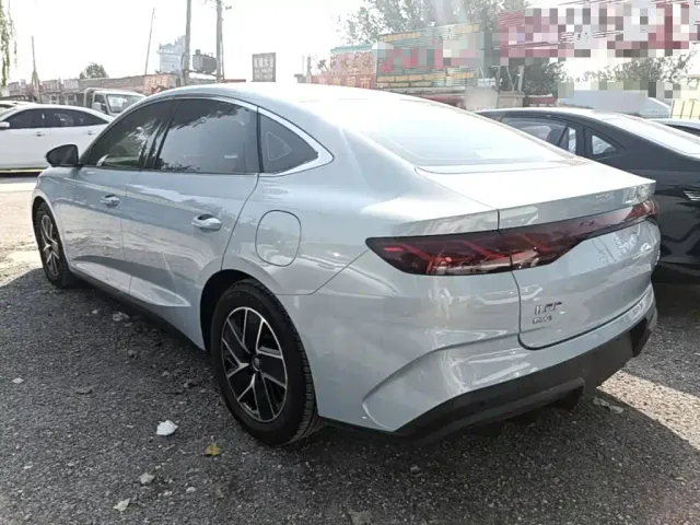 BYD Qin L — Фото автомобиля 4