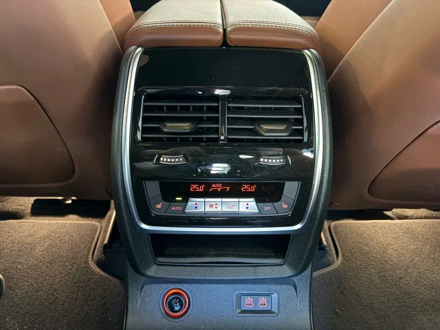 BMW X7 — Фото автомобиля 9