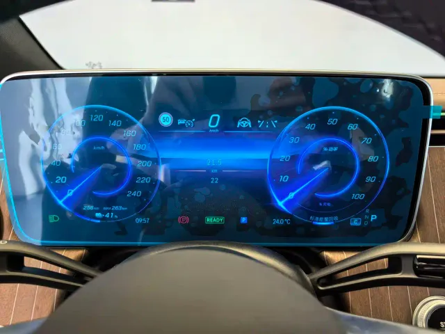 Mercedes-Benz EQE SUV — Фото автомобиля 7