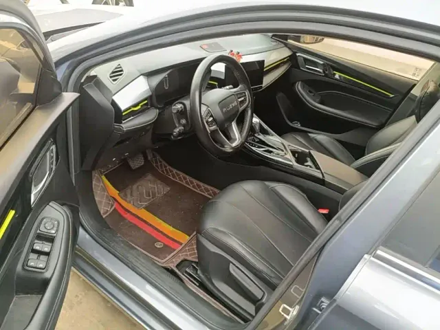 Roewe i5 — Фото автомобиля 15