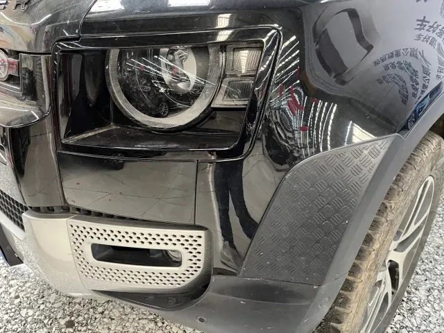 Land Rover Defender — Фото автомобиля 4