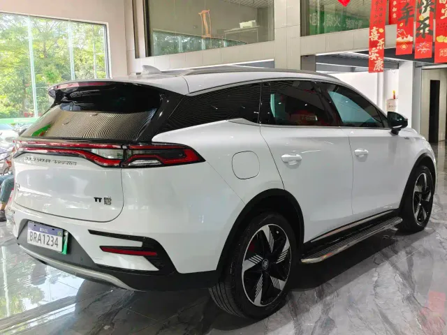 BYD Tang — Фото автомобиля 5