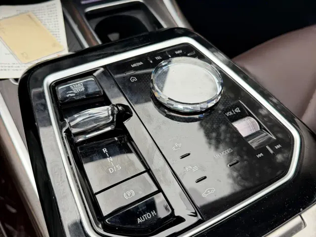 BMW 7 Series — Фото автомобиля 9