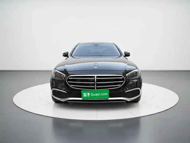 Mercedes-Benz E-Class — Фото автомобиля 2