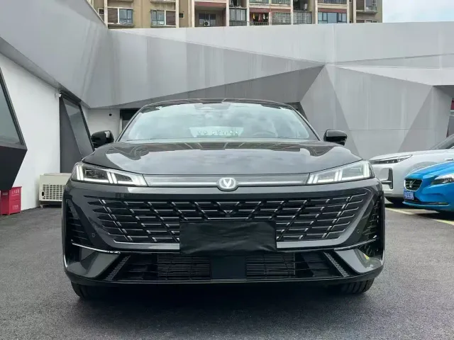 Changan Eado — Фото автомобиля 2