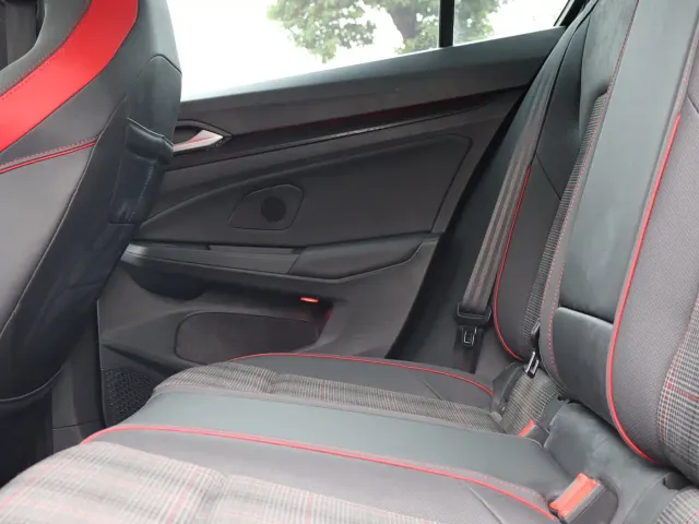 Volkswagen Golf GTI 2021 380TSI DSG GTI — Фото автомобиля 13