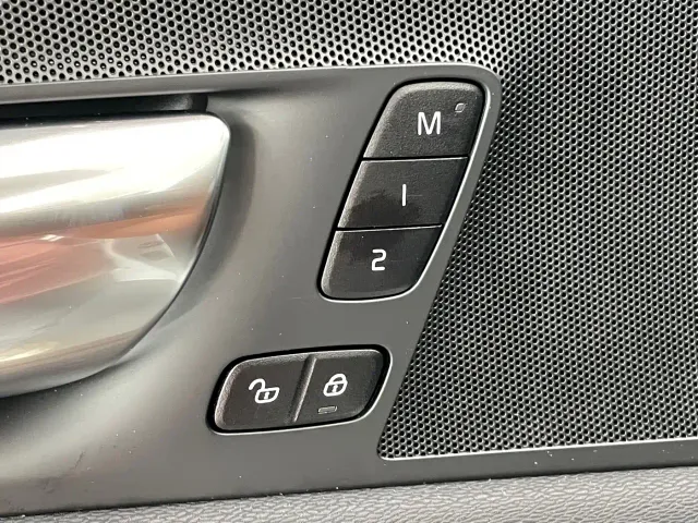 Volvo XC60 — Фото автомобиля 22
