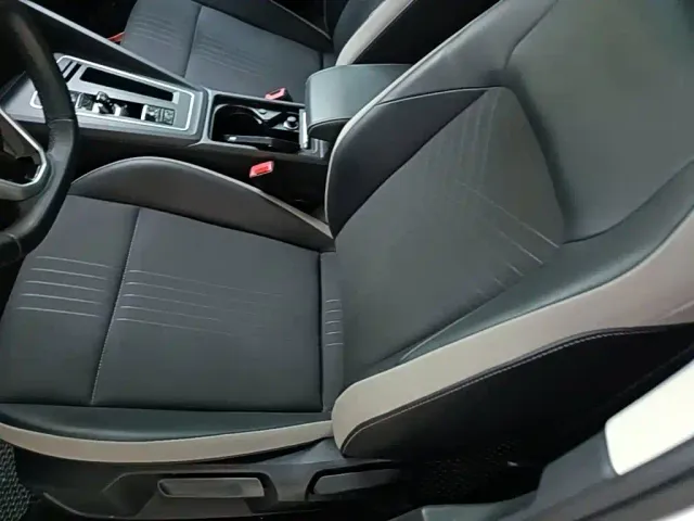 Volkswagen Golf — Фото автомобиля 14