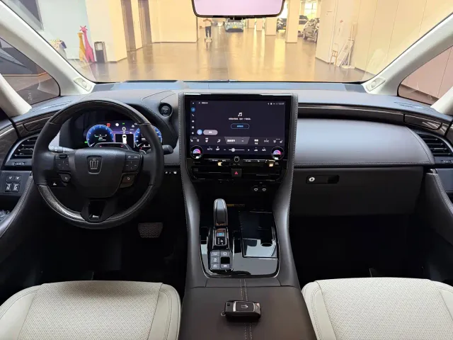 Toyota Vellfire — Фото автомобиля 16