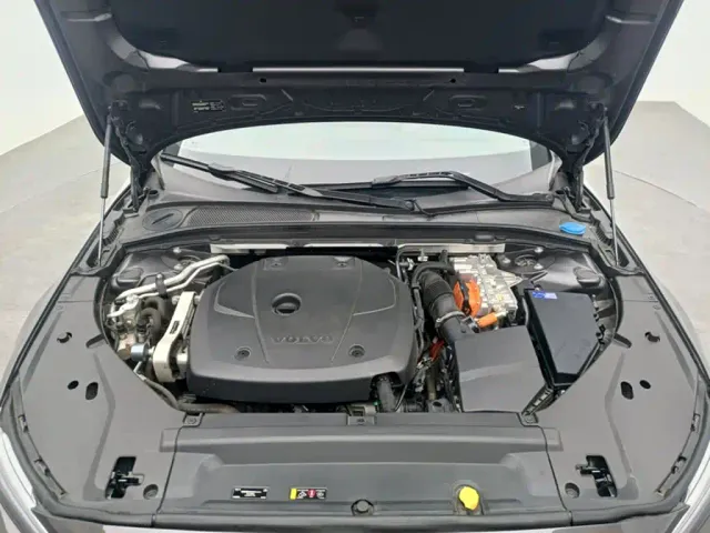 Volvo S90 — Фото автомобиля 11
