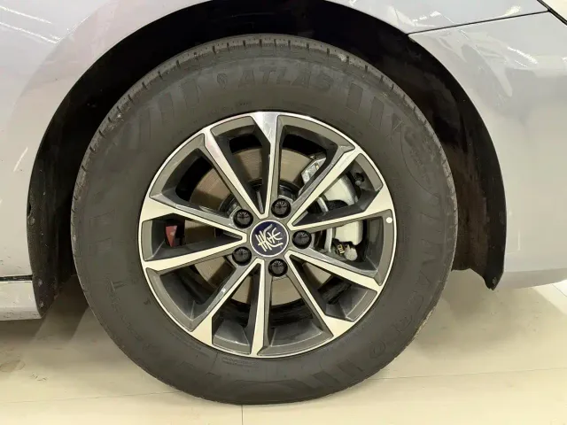 BYD Qin PLUS — Фото автомобиля 10