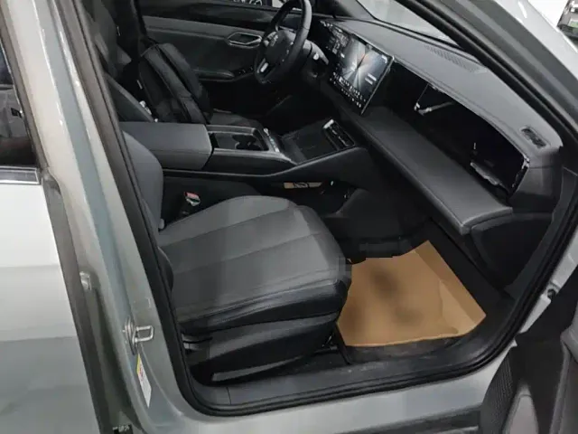 BYD Qin L — Фото автомобиля 24