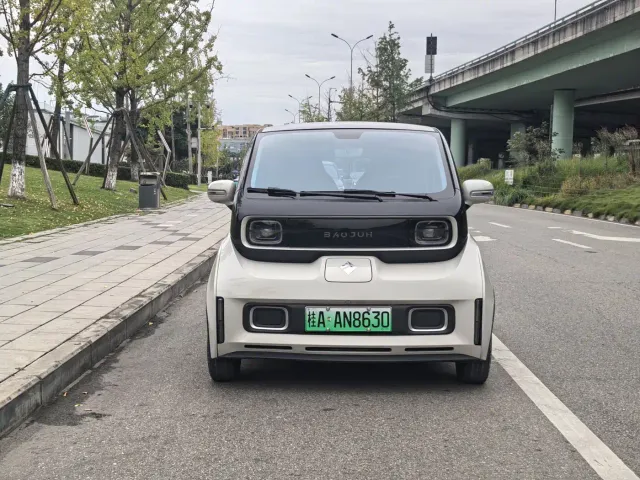 Baojun KiWi EV — Фото автомобиля 2