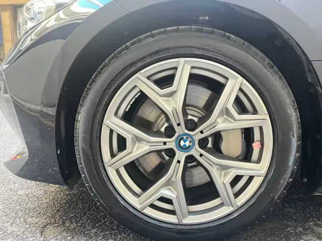 BMW i3 — Фото автомобиля 8