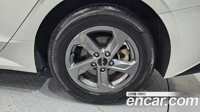 Kia K5 K5 3 поколение 2.0 LPI(Для проката) — Фото автомобиля 21