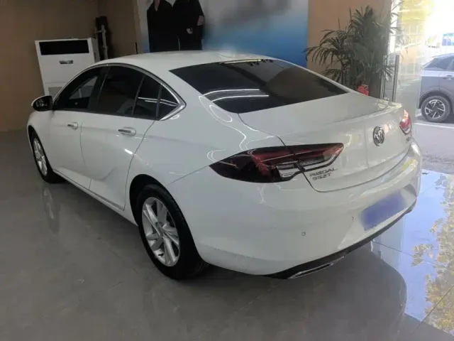 Buick Regal — Фото автомобиля 4
