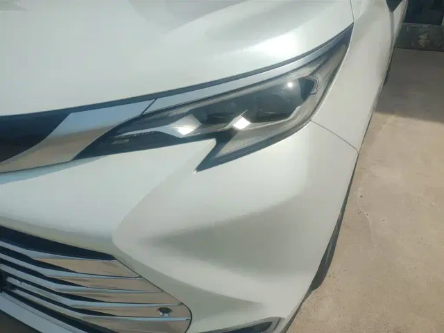 Toyota Sienna — Фото автомобиля 17