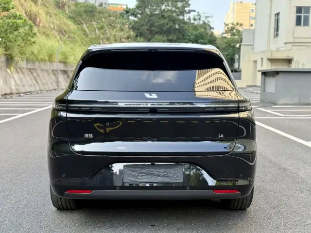 Li Auto L6 — Фото автомобиля 8