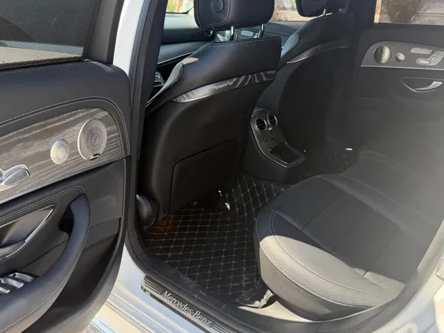 Mercedes-Benz E-Class — Фото автомобиля 8