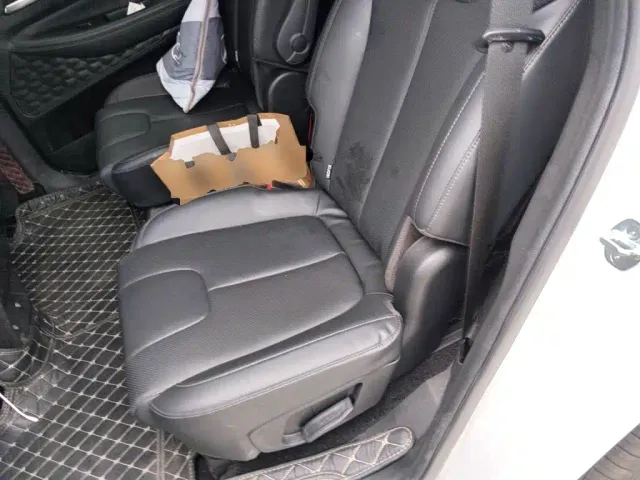 Hyundai Santa Fe — Фото автомобиля 13