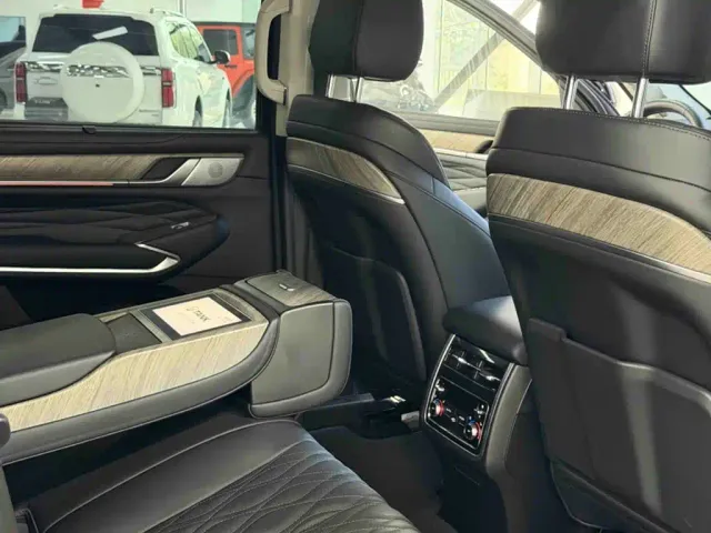 Tank Tank 500 2023 3.0T Sport Edition (5-seater) — Фото автомобиля 10