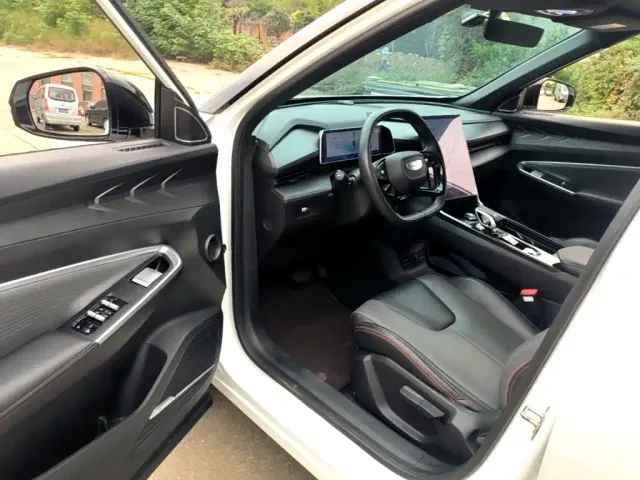 Geely Boyue — Фото автомобиля 15