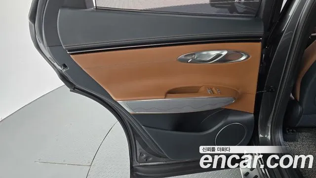 Genesis GV70 2.5T Бензин AWD — Фото автомобиля 24