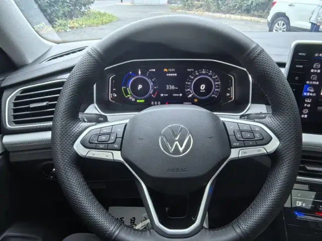 Volkswagen Tayron GTE Plug-in Hybrid — Фото автомобиля 16