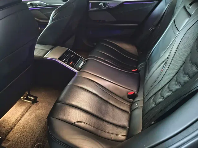 BMW 8 Series — Фото автомобиля 7