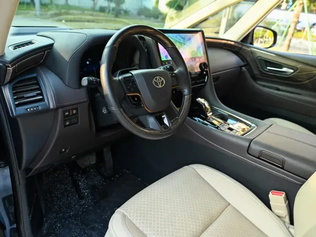 Toyota Alphard — Фото автомобиля 7