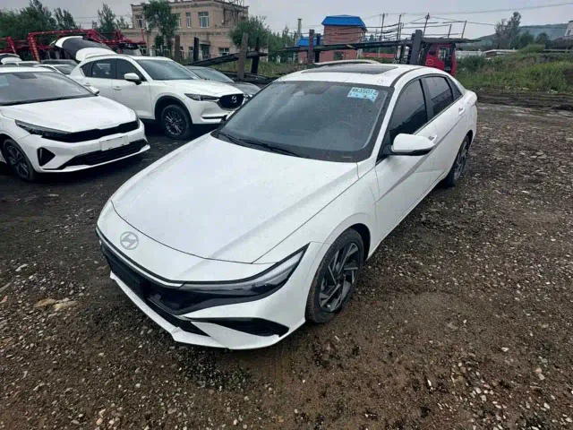 Hyundai Elantra — Фото автомобиля 2
