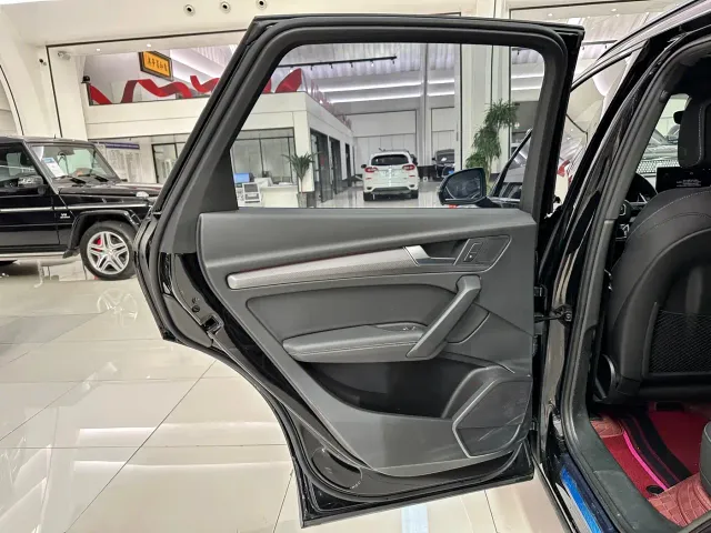Audi Q5L — Фото автомобиля 25
