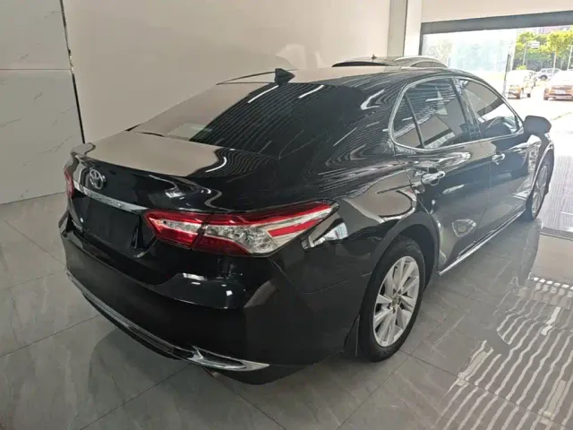 Toyota Camry — Фото автомобиля 6