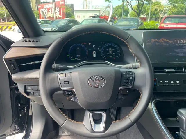 Toyota Avalon — Фото автомобиля 16