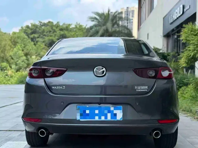 Mazda Axela — Фото автомобиля 4