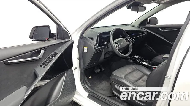 Kia Niro — Фото автомобиля 10