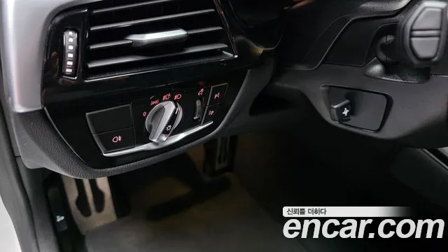 BMW 5 Series G30 — Фото автомобиля 30