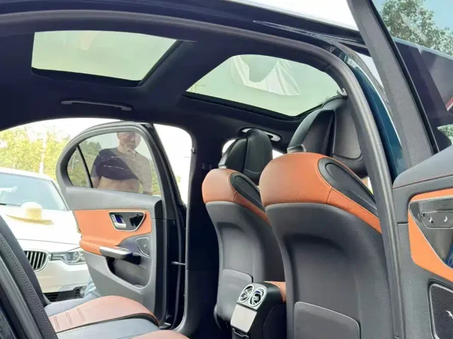Mercedes-Benz C-Class — Фото автомобиля 4