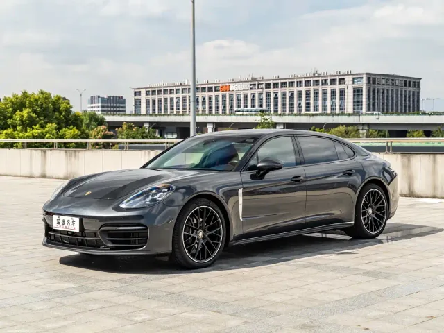 Фотография автомобиля — Porsche Panamera