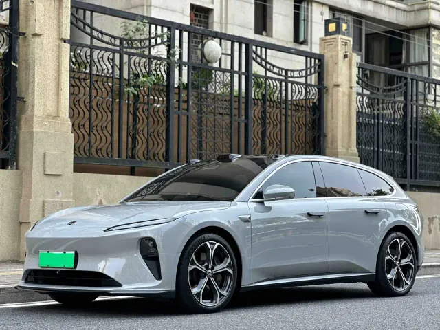 Фотография автомобиля — Nio ET5 Touring