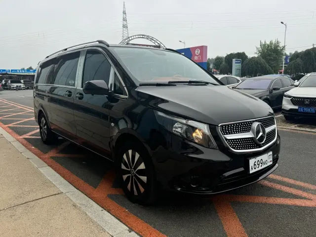 Mercedes-Benz Vito 2021 2.0T Elite 7-Seater — Фото автомобиля 3