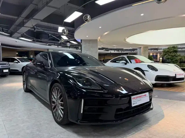 Porsche Panamera — Фото автомобиля 2
