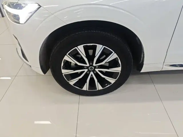 Volvo XC60 — Фото автомобиля 22