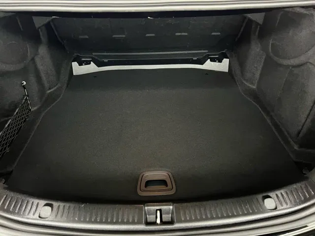 Mercedes-Benz E-Class — Фото автомобиля 27