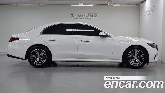 Mercedes-Benz E-Class — Фото автомобиля 16