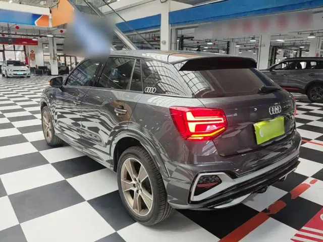 Audi Q2L — Фото автомобиля 4